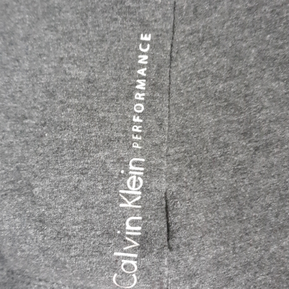 Calvin Klein performance sweater - Picture 2 of 7
